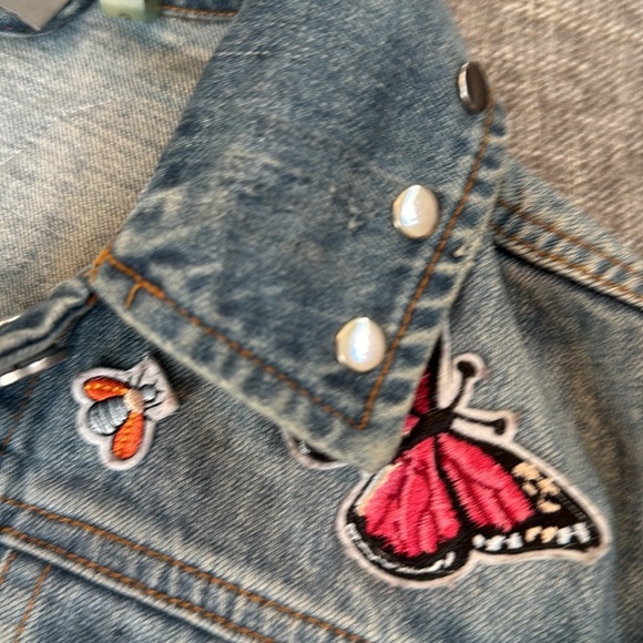 Bagatelle Collection Embroidered Floral Butterfly Bee Trucker Denim Jack… - Picture 8 of 15